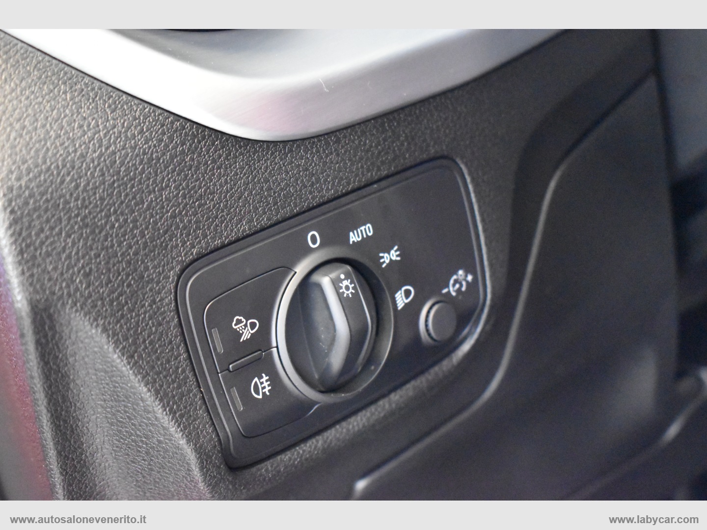 Q2 30 TDI S tronic Identity Black - immagine 16