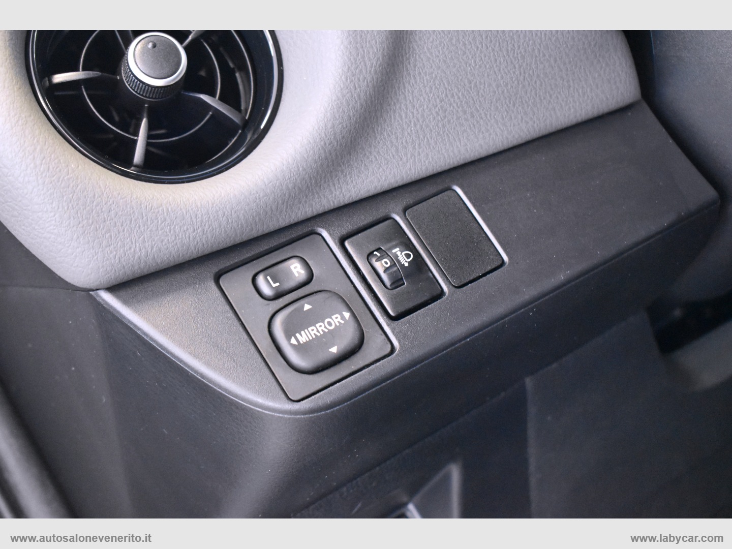 Yaris 1.5 Hybrid 5p. Active - immagine 16