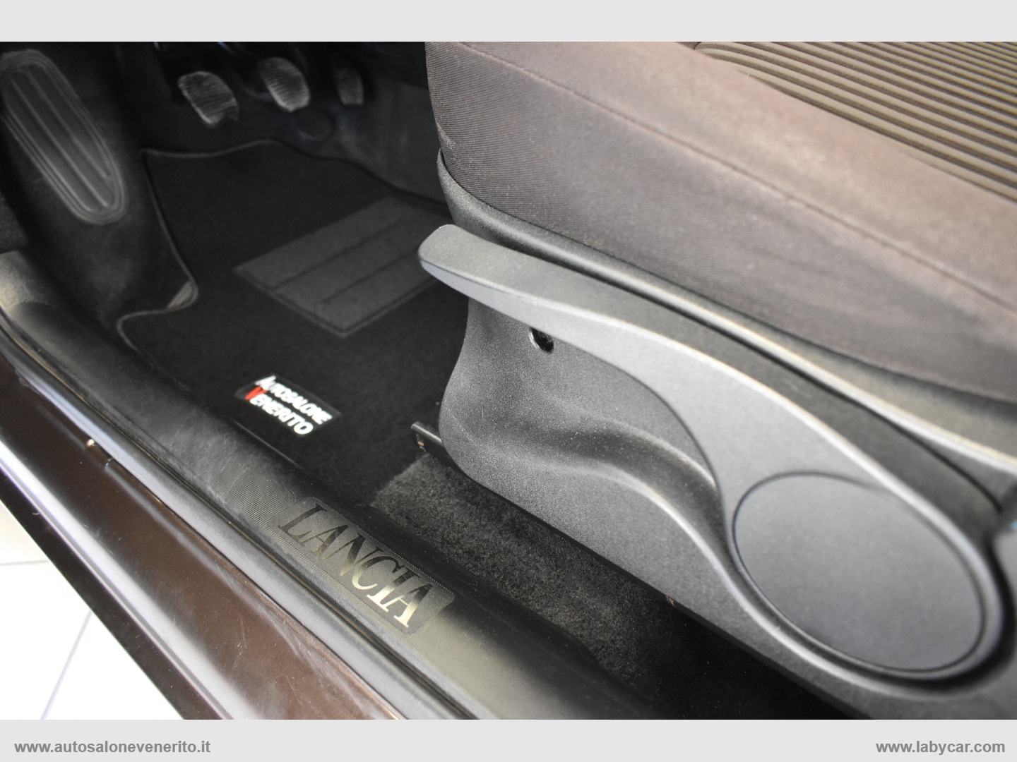 Ypsilon 1.2 Versus - immagine 16