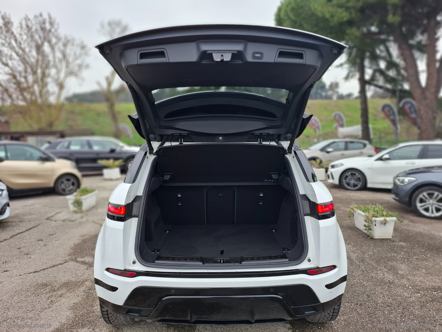 RR Evoque 2.0D L.Flw 150 CV R-Dynamic S - immagine 16