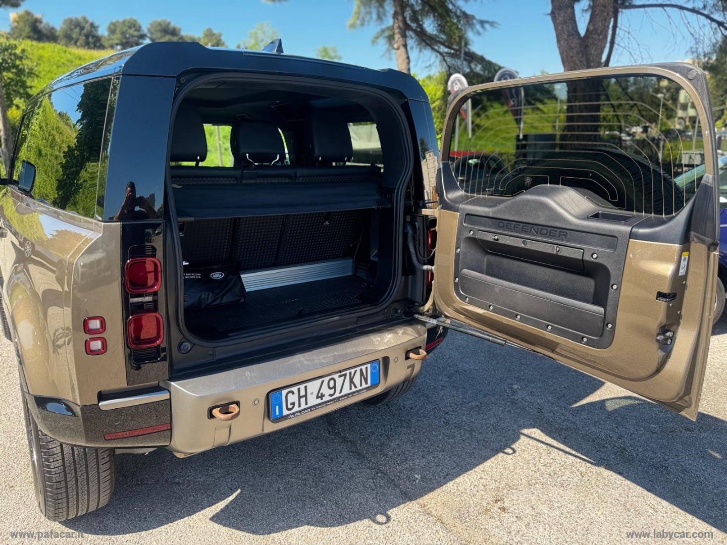 Defender 90 3.0D I6 200 CV X-Dynamic S - immagine 16