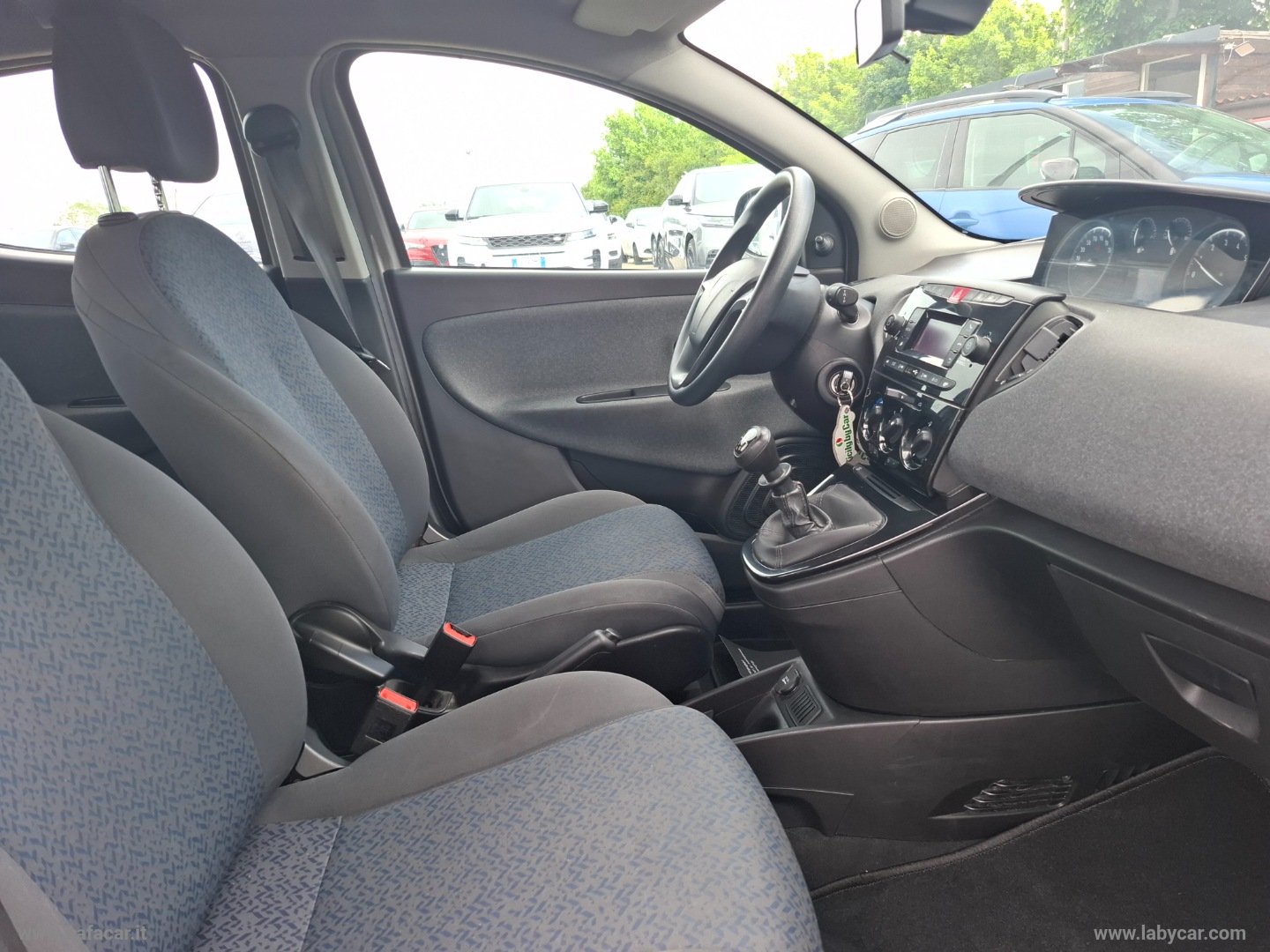 Ypsilon 1.0 FireFly 5p.S&S Hybrid Silver - immagine 16