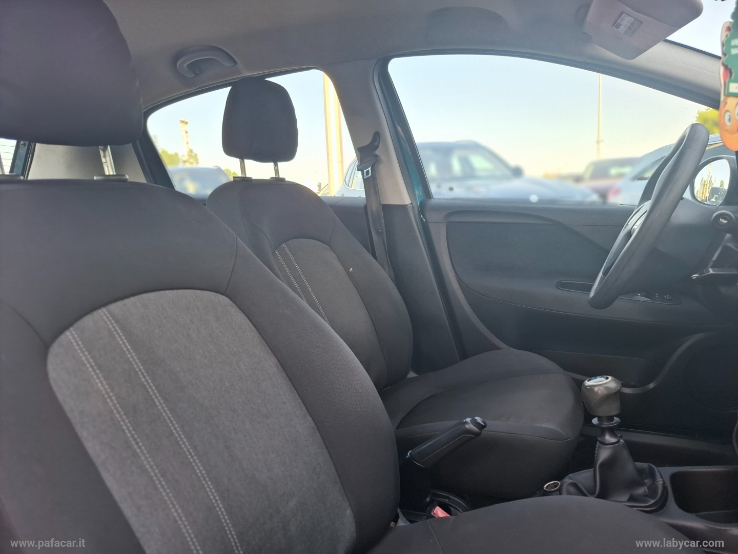 Punto 1.4 8V 5p. Natural Power Lounge - immagine 16