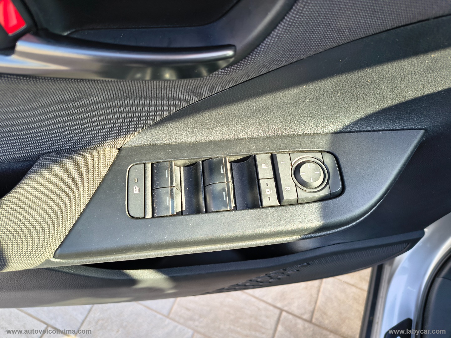 C-HR 1.8 HV Active - immagine 16