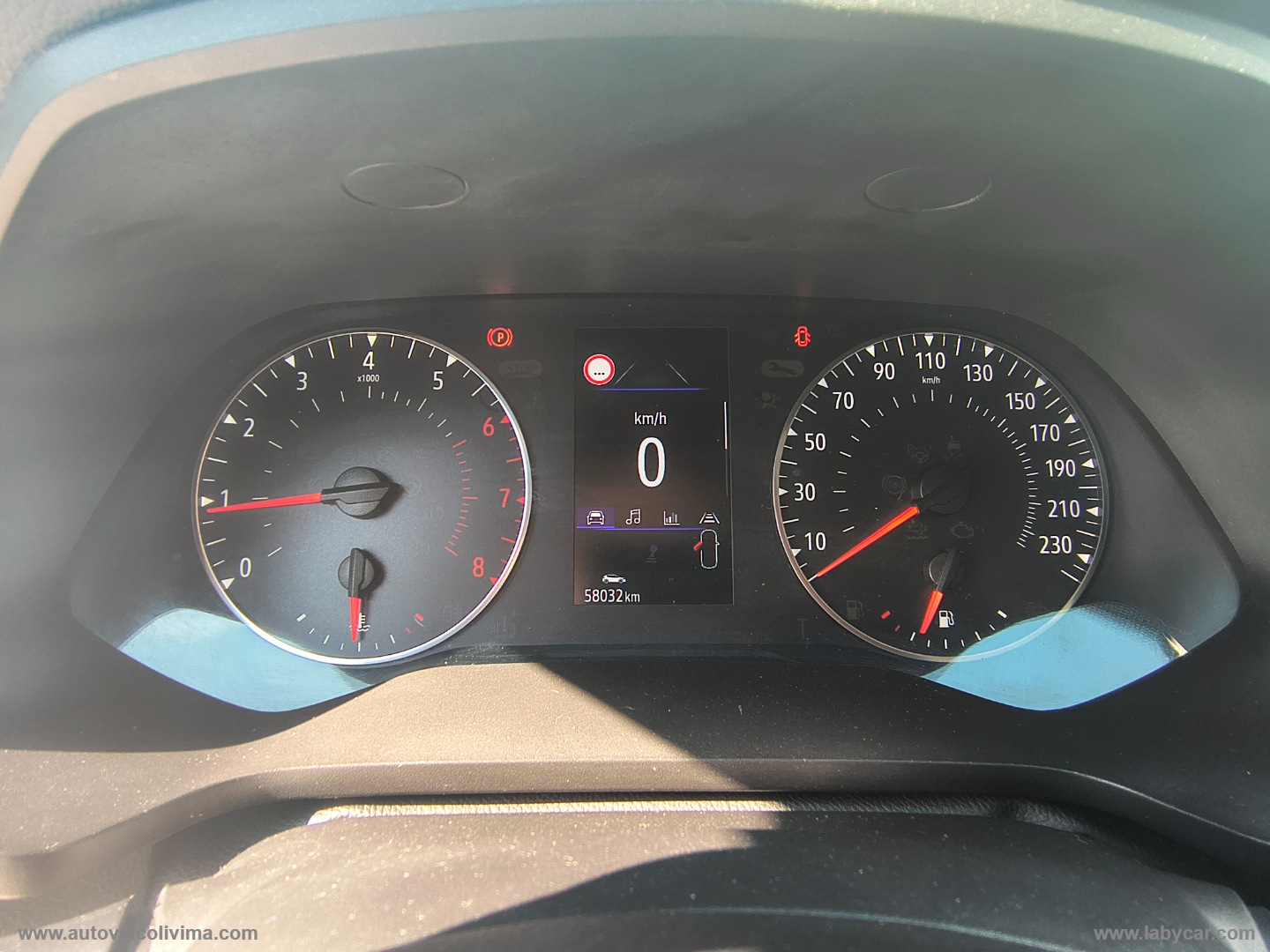 Captur TCe 12V 100 CV GPL Zen - immagine 16