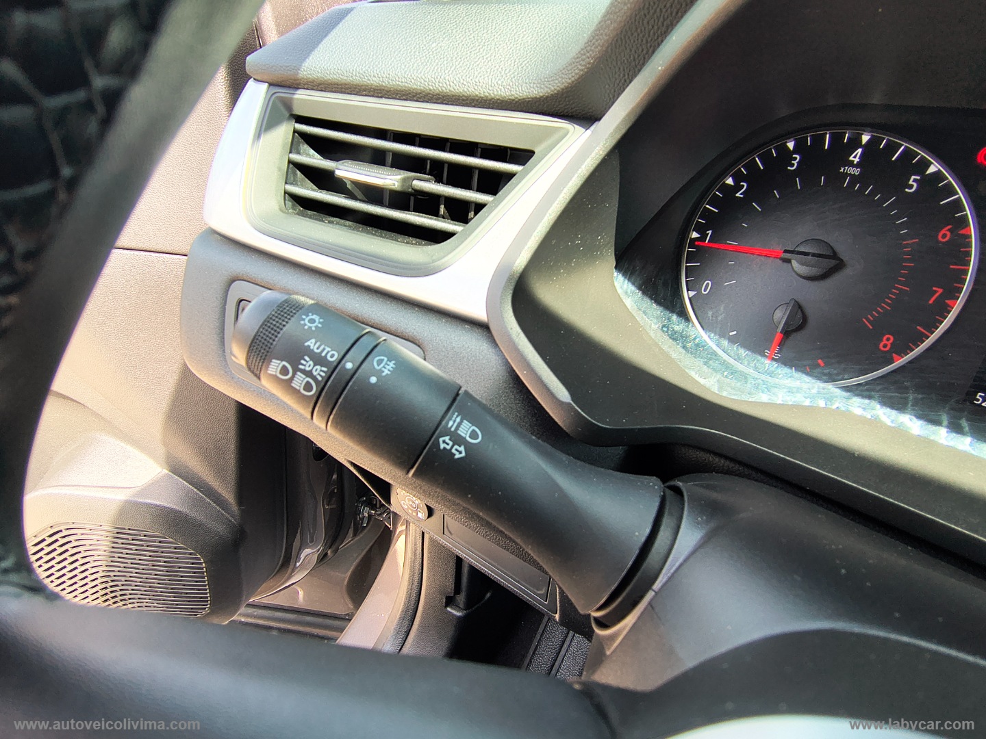 Captur TCe 12V 100 CV GPL Zen - immagine 16