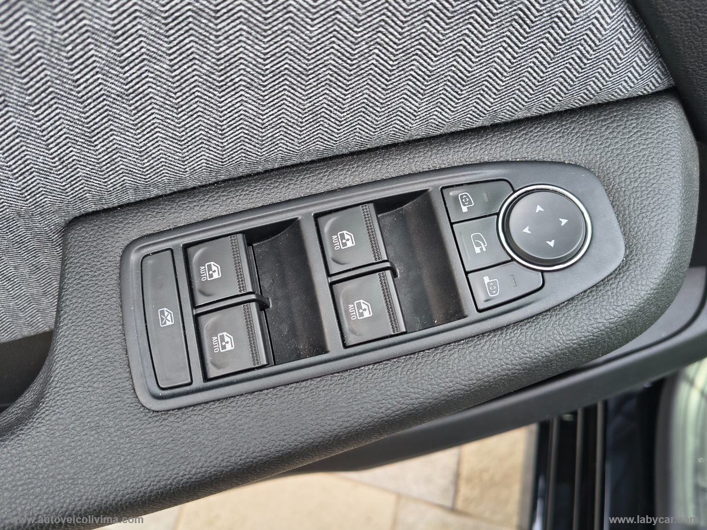 Clio ECO-G 100 CV Techno - immagine 16