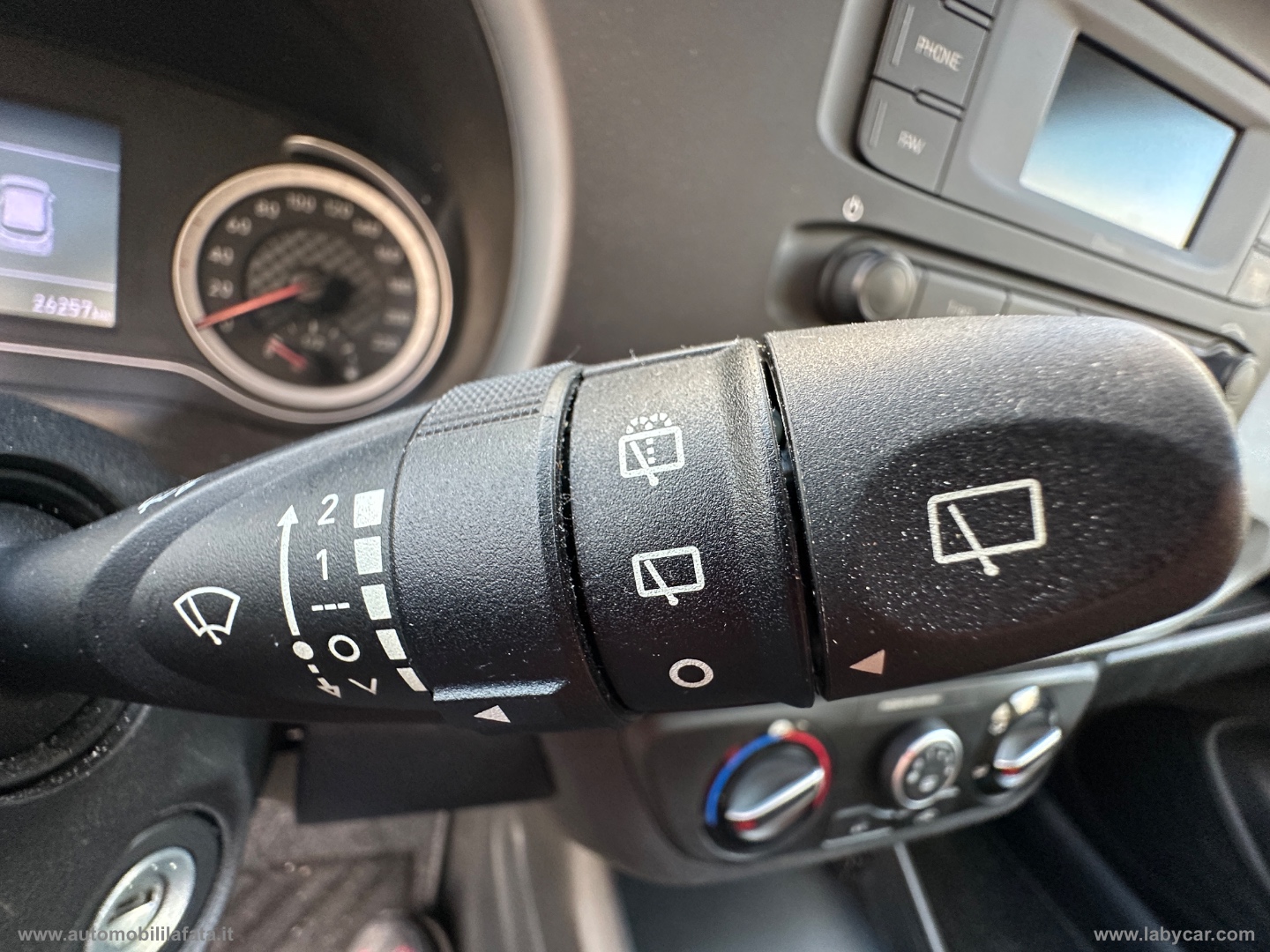 i10 1.0 MPI Tech 26.000 KM - immagine 16