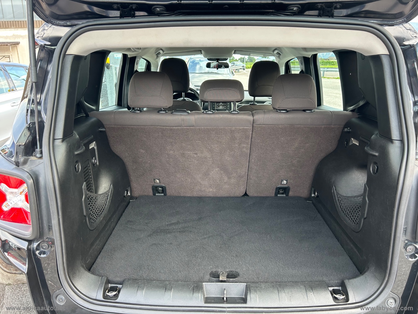 Renegade 2.0 Mjt 4WD Active Drive Sport - immagine 16