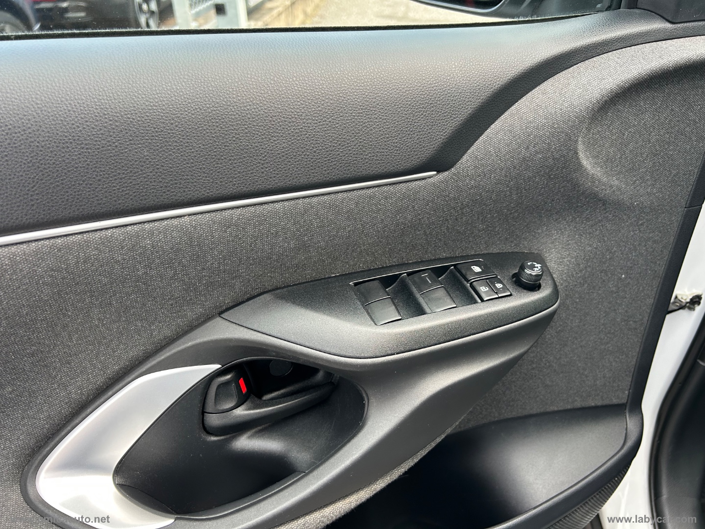 Yaris Cross 1.5 Hyb. 5p. E-CVT AWD Trend - immagine 16