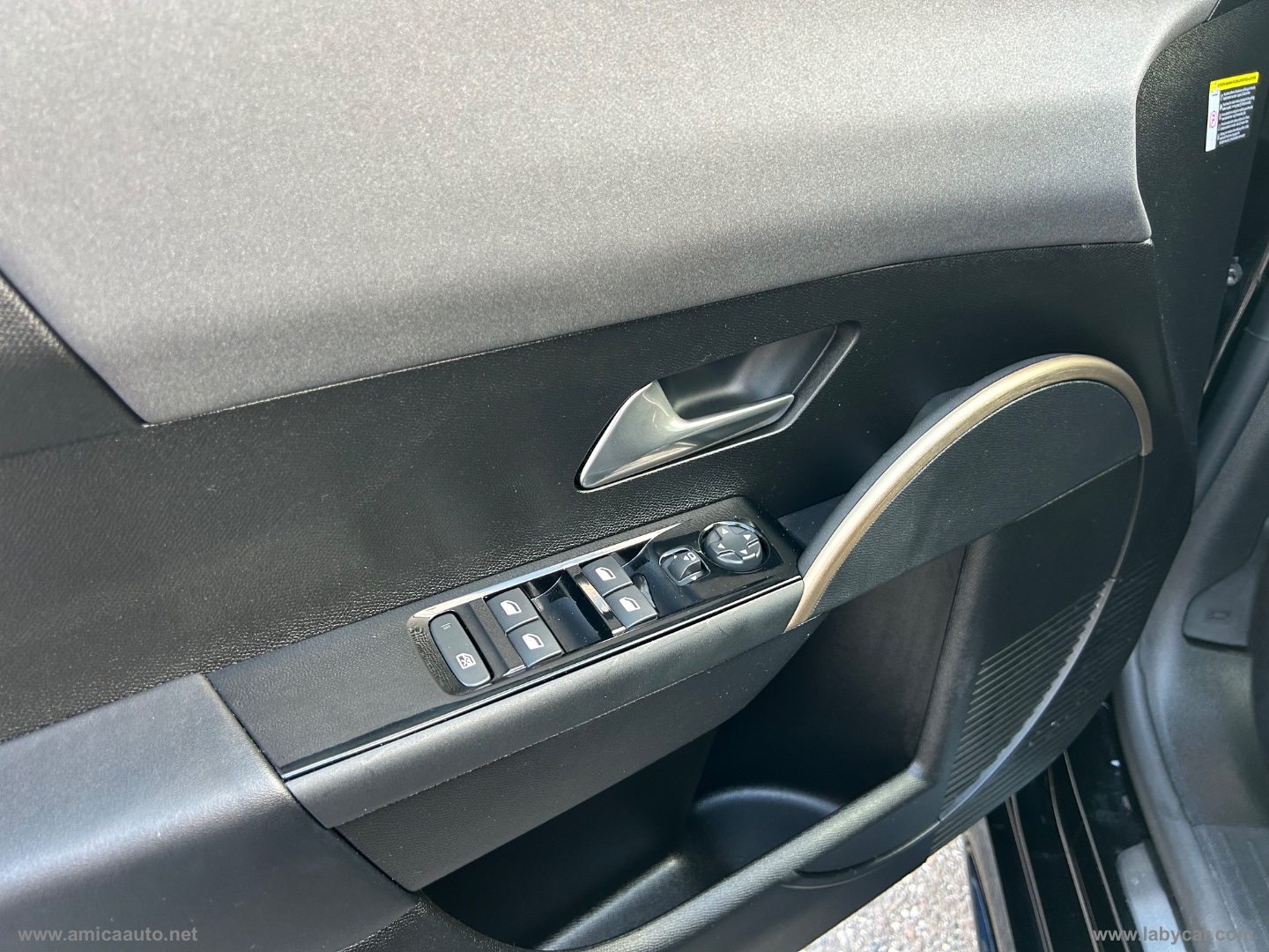 Ypsilon Hybrid e-DCT LX - immagine 16
