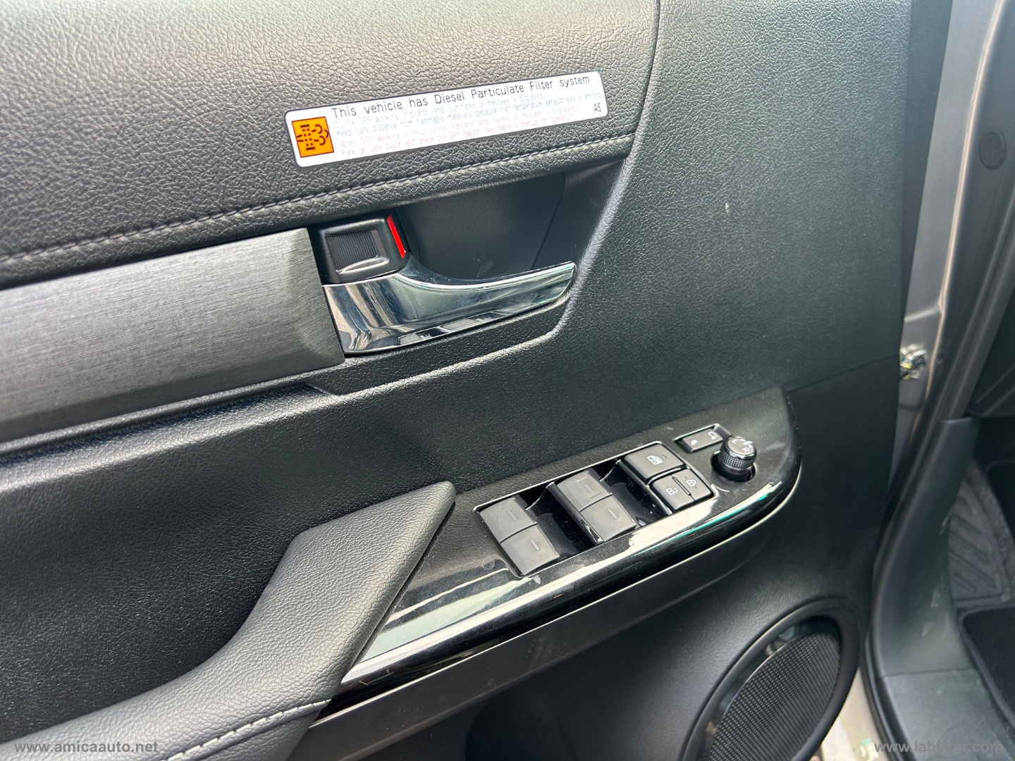 Hilux 2.8 D-4D 48V A/T 4WD DC Invincible - immagine 16
