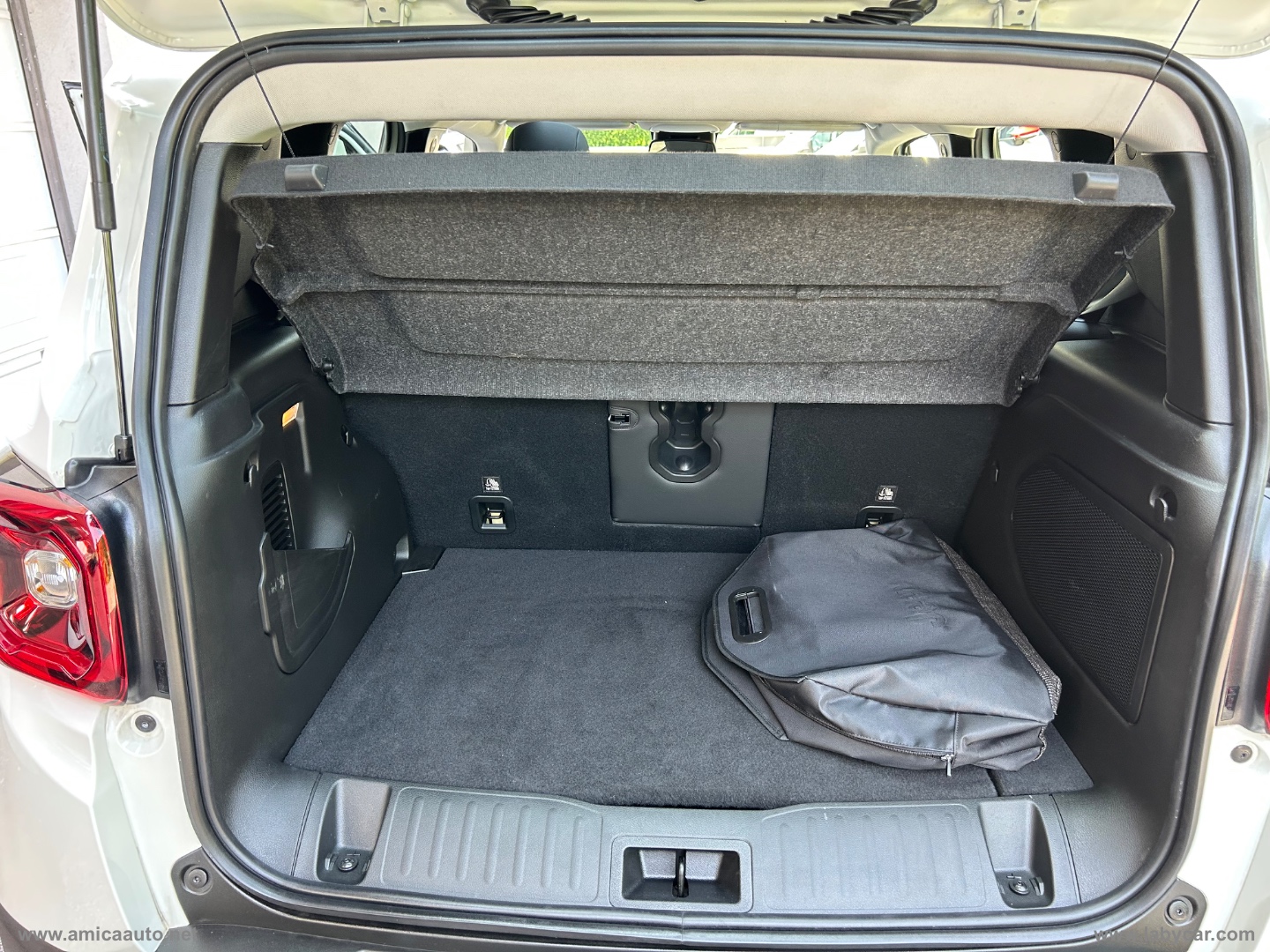 Renegade 1.3 T4 240CV PHEV 4xe AT6 Over. SOLO KM 2.300 - immagine 16