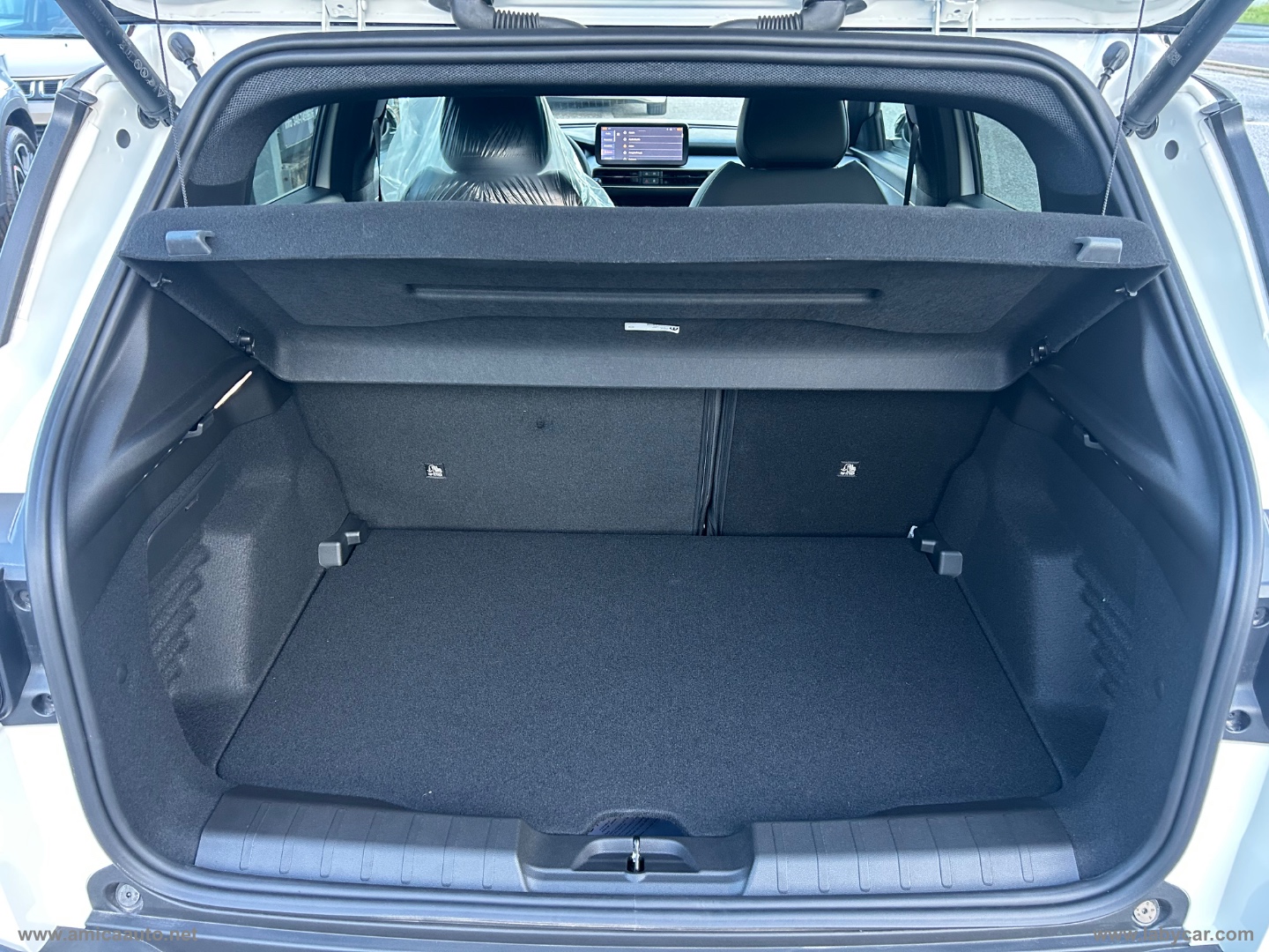 Avenger 1.2 Turbo 110CV e-Hybr. Summit VERNICE BICOLORE BIANCO/TETTO NERO - immagine 16