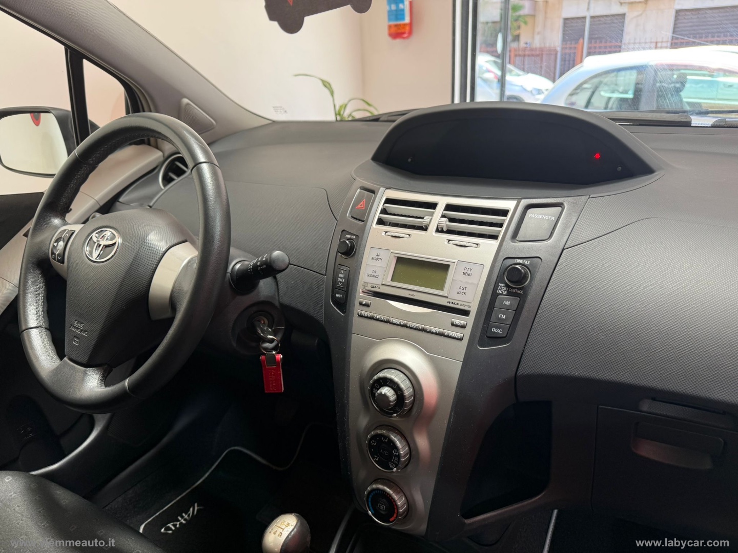 Yaris 1.0 5p. Now - immagine 16