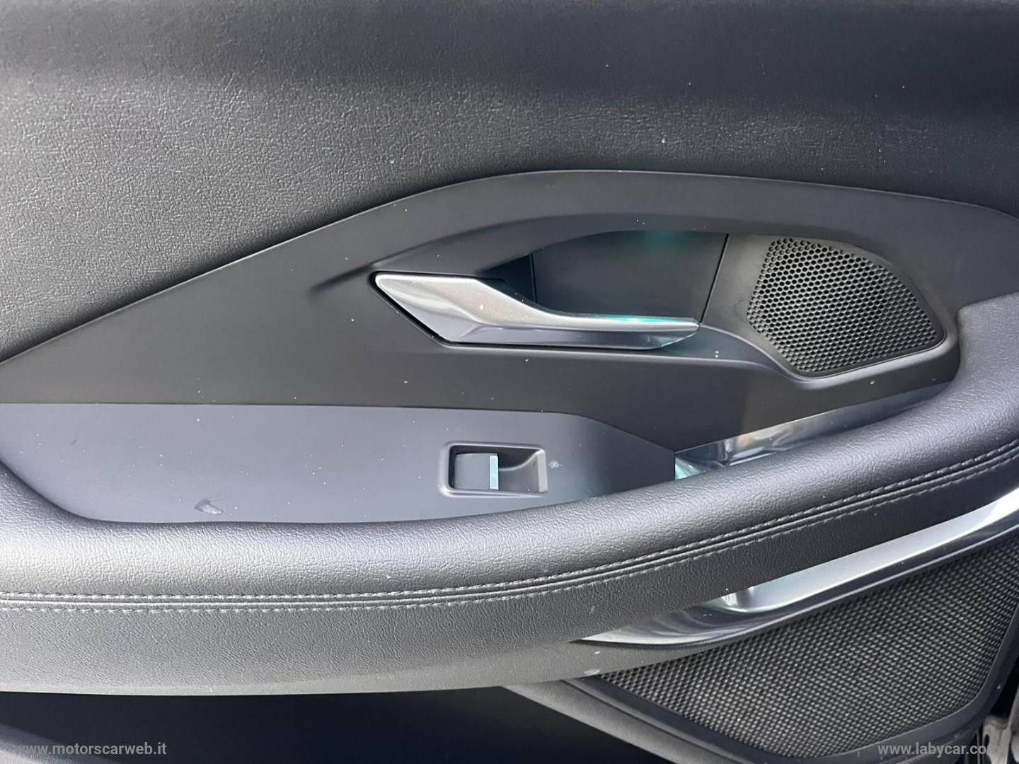 E-Pace 2.0D 150CV AWD aut. R-Dynamic S AUTOCARRO - immagine 16