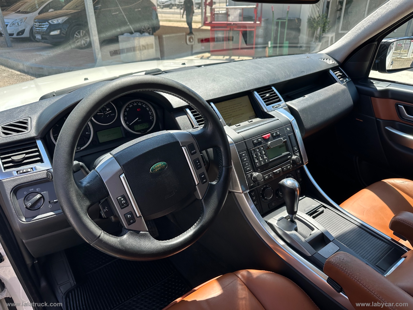 Range Rover Sport 2.7 TDV6 HSE - immagine 16