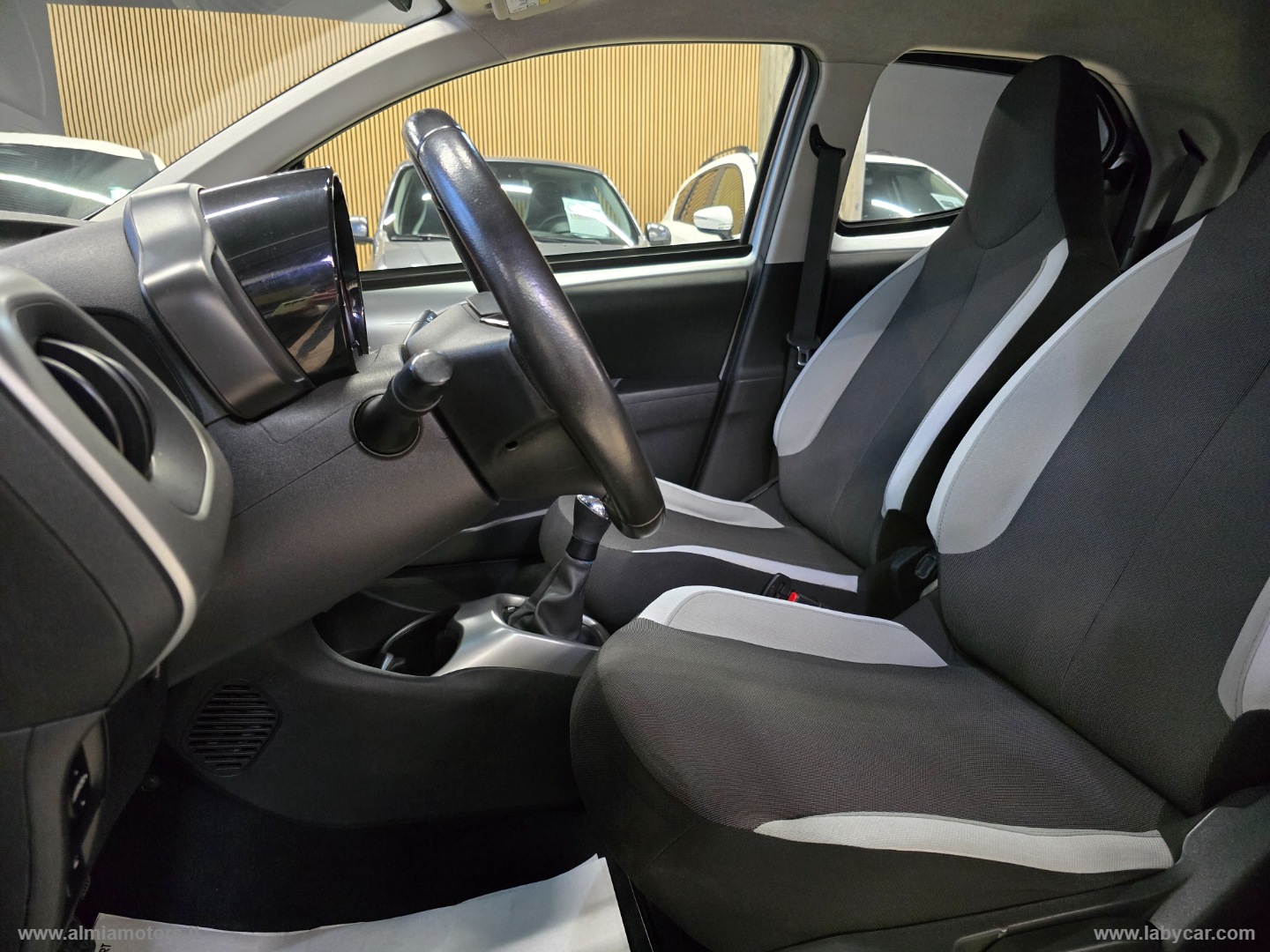 Aygo 1.0 VVT-i 69 CV 5p. x-play TSS - immagine 16