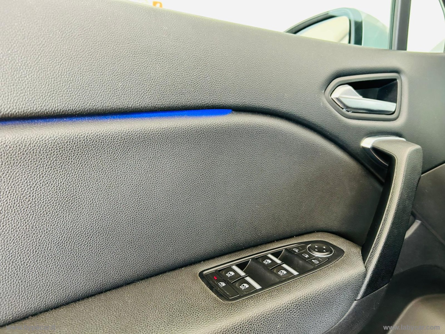 Captur TCe 12V 100 CV GPL FAP Intens - immagine 16