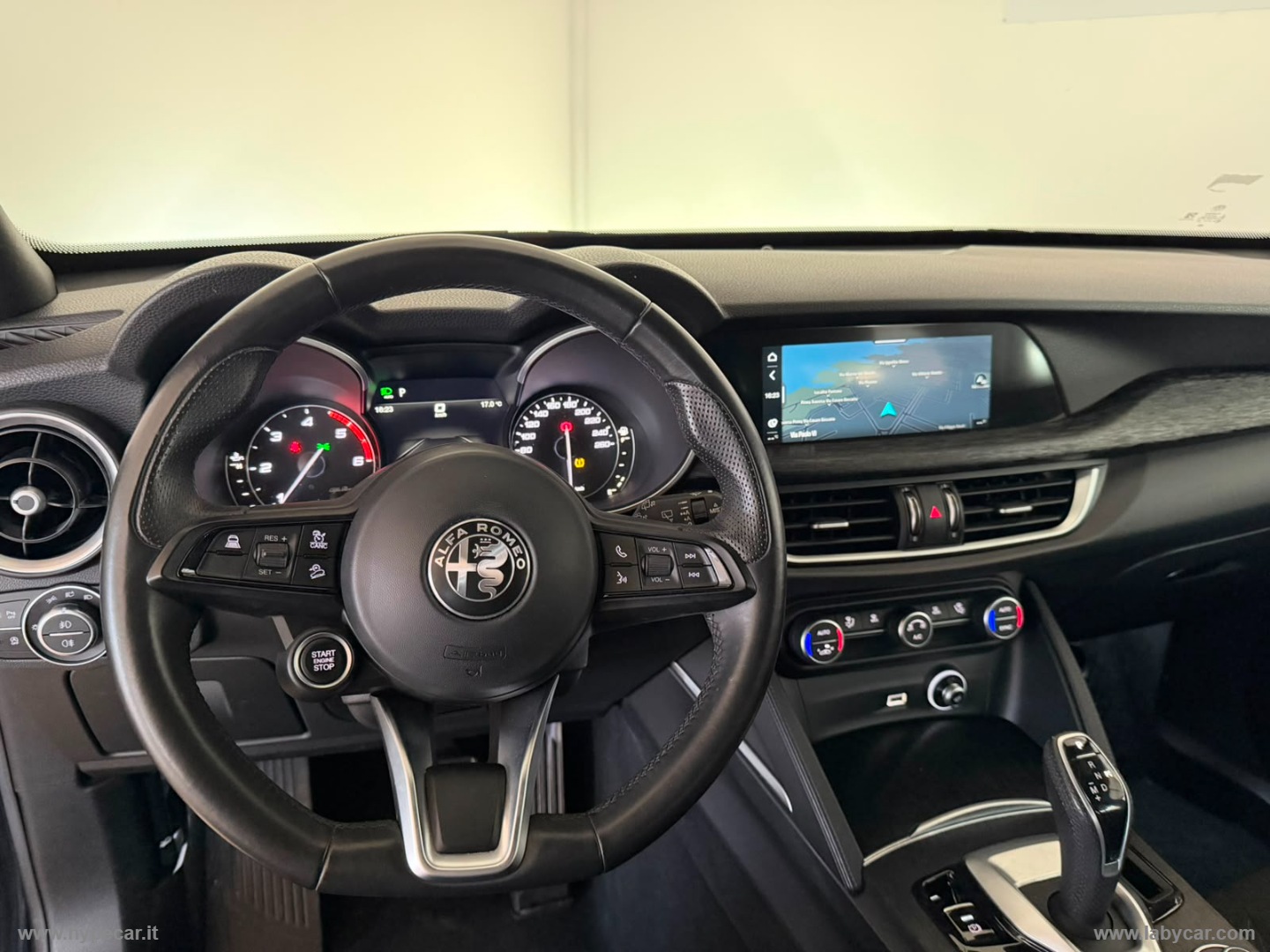 Stelvio 2.2 T.d. 190 CV AT8 Q4 Sup. Bus. - immagine 16
