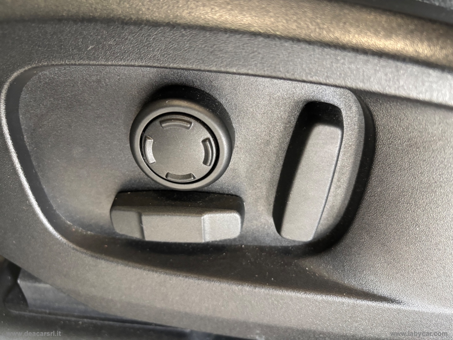 Defender 110 3.0D I6 200 CV AWD AUTOCARRO IVA ESPOSTA - immagine 16