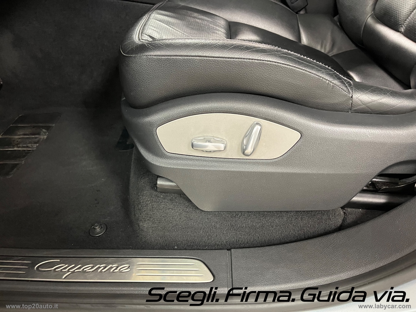 Cayenne 3.0 Diesel TETTO LUNGO PELLE TOTALE CERCHI 21 - immagine 16