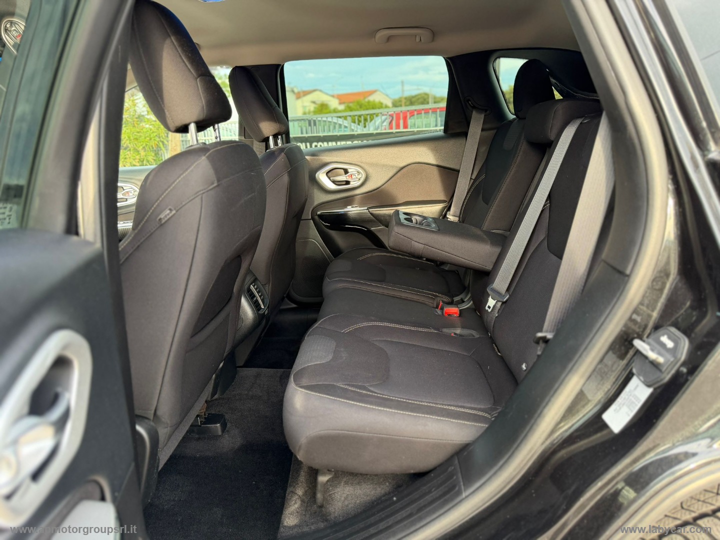 Cherokee 2.2 Mjt II 185CV 4WD AD.I Long. - immagine 16