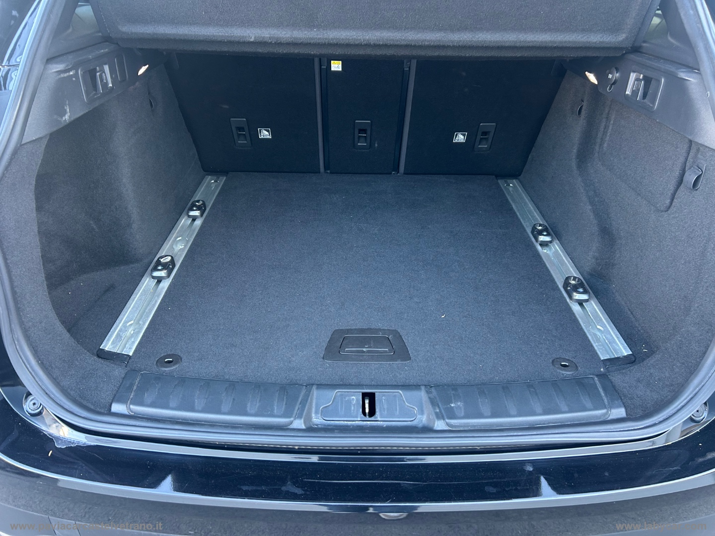 F-Pace 2.0 D 180 CV AWD aut. R-Sport - immagine 16