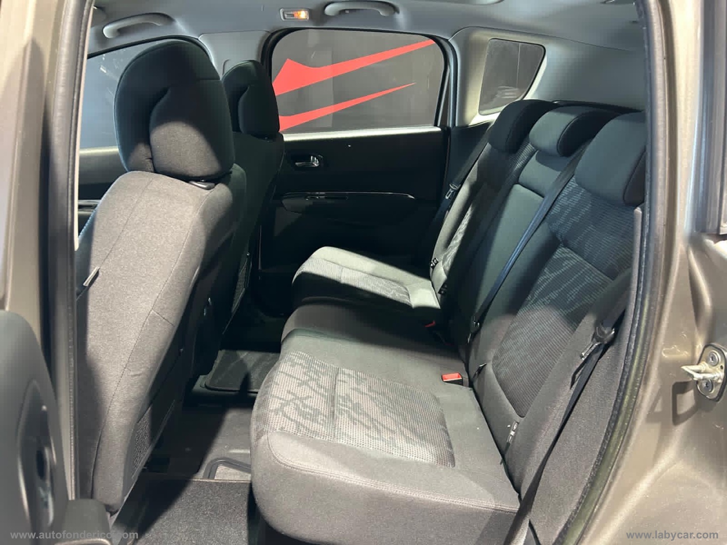 3008 1.6 HDi 112 CV Business - immagine 16