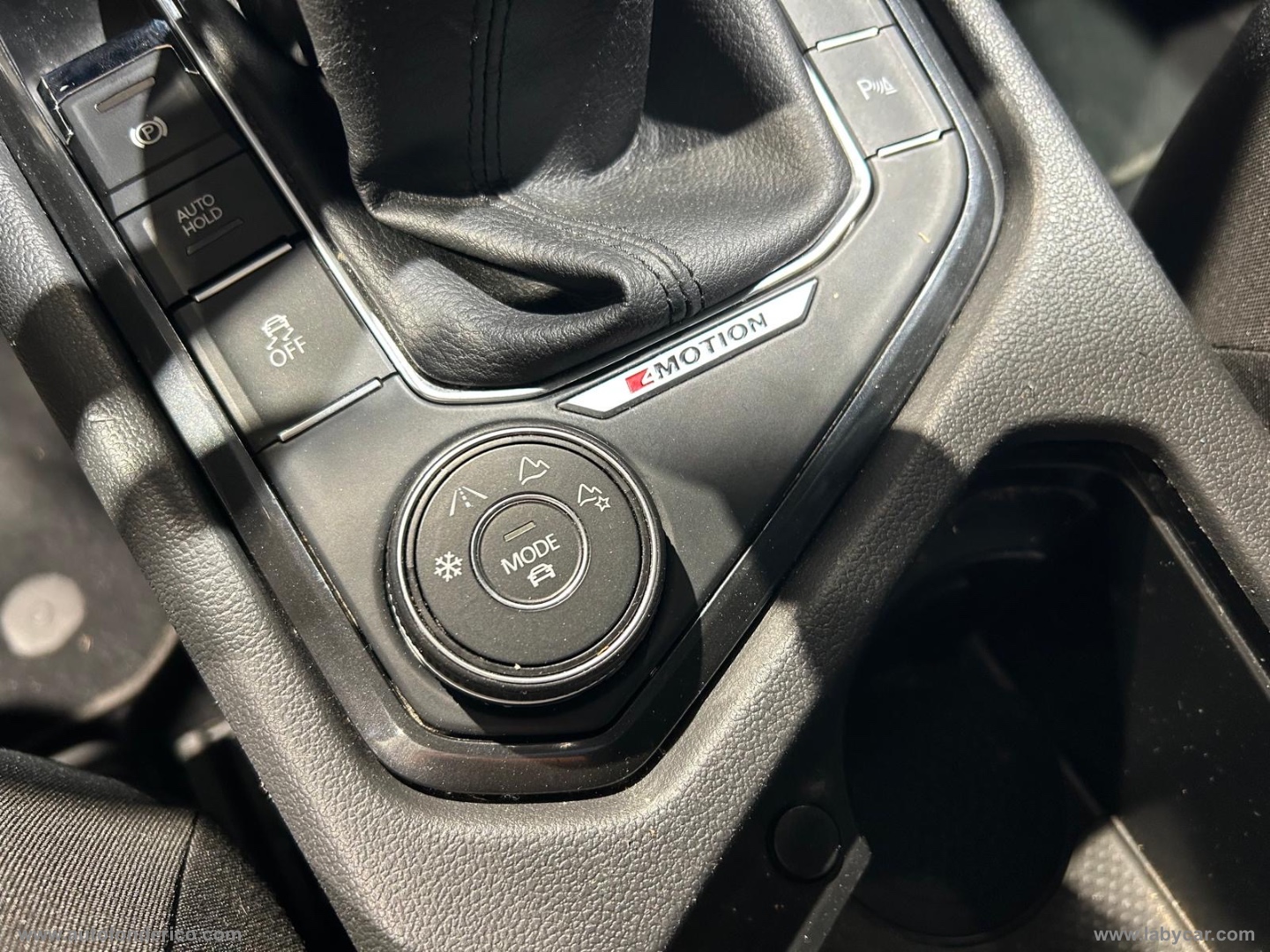 Tiguan 2.0 TDI 4MOTION Executive BMT - immagine 16