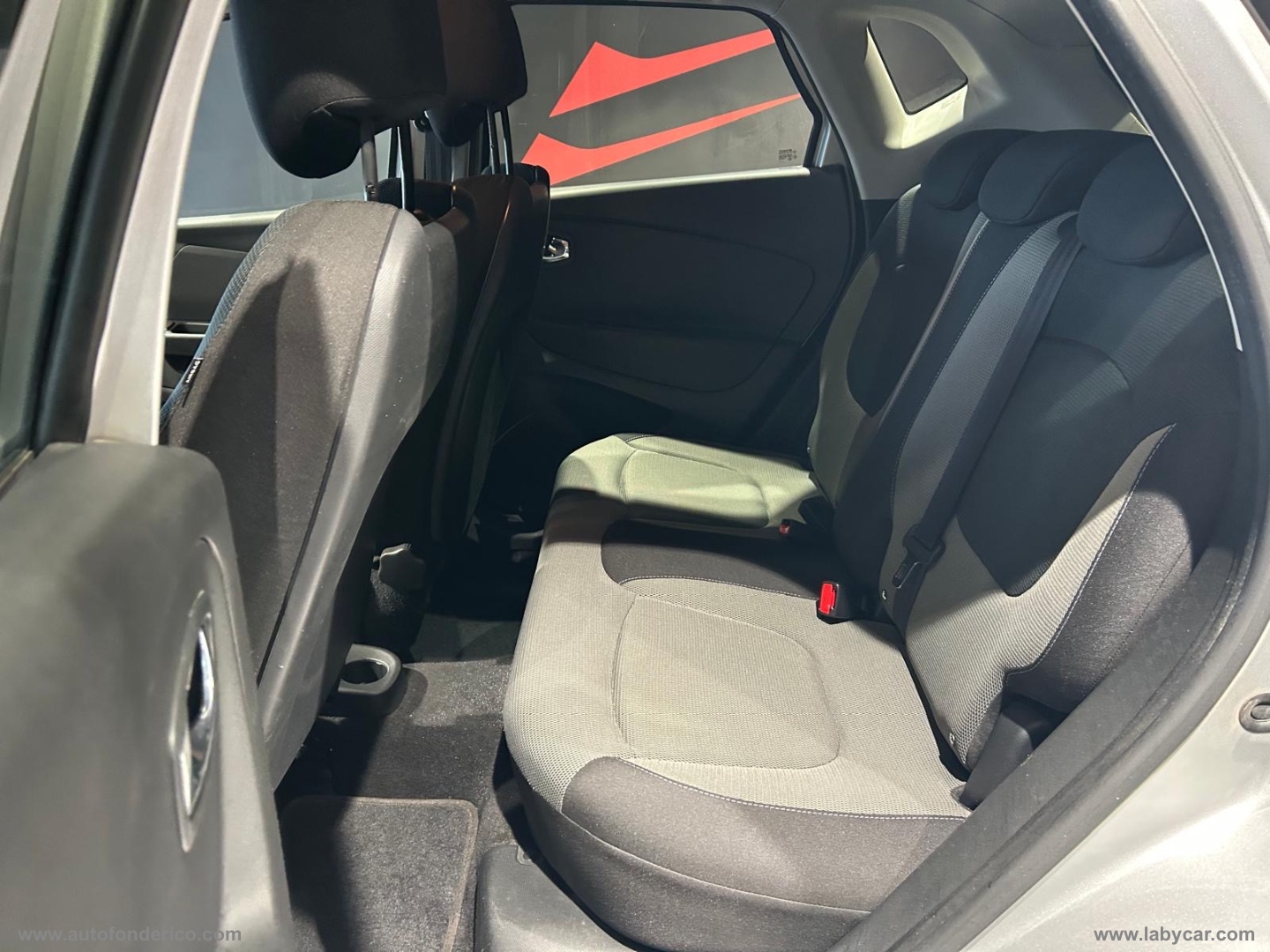 Captur 1.5 dCi 8V 90 CV S&S Ener. R-Link - immagine 16