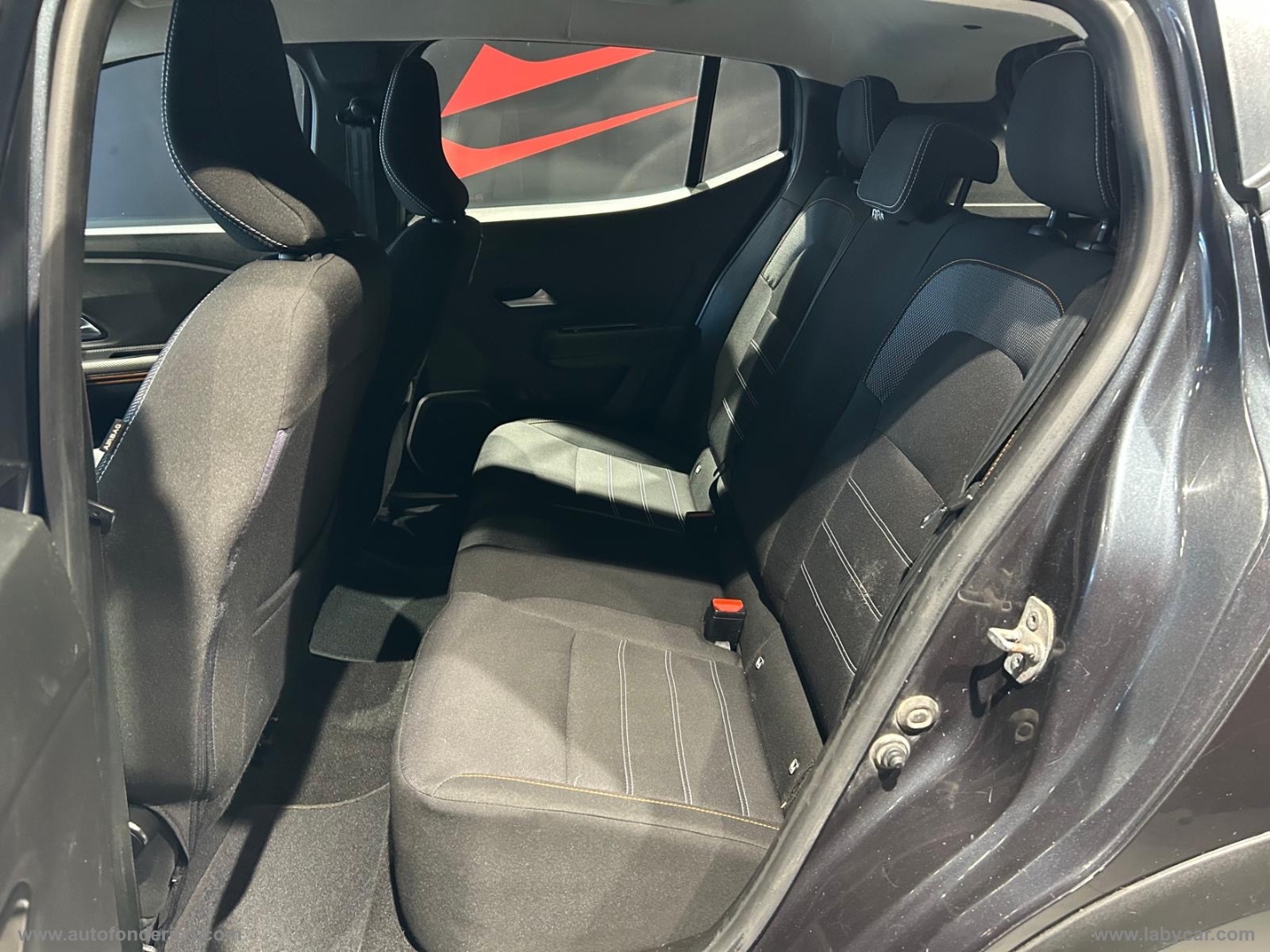 Sandero Stepway 1.0 TCe 90 CV Comfort - immagine 16