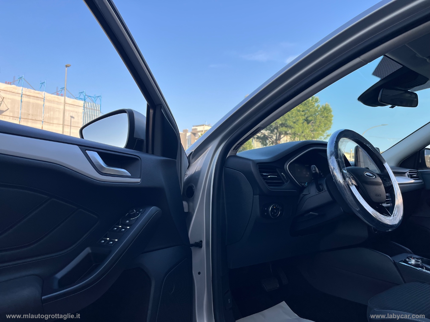 Focus 1.5 EcoBlue 120CV aut. SW Business - immagine 16