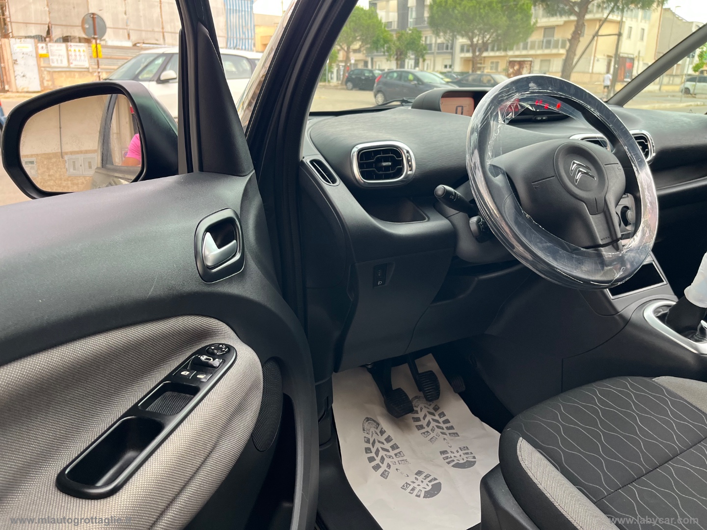 C3 Picasso 1.6 HDi 90 Exclusive - immagine 16