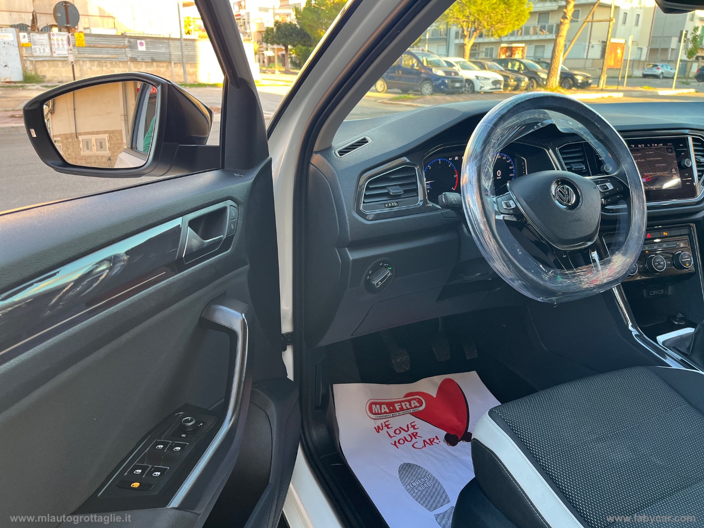 T-Roc 1.6 TDI SCR Advanced BlueMot.Tech. - immagine 16