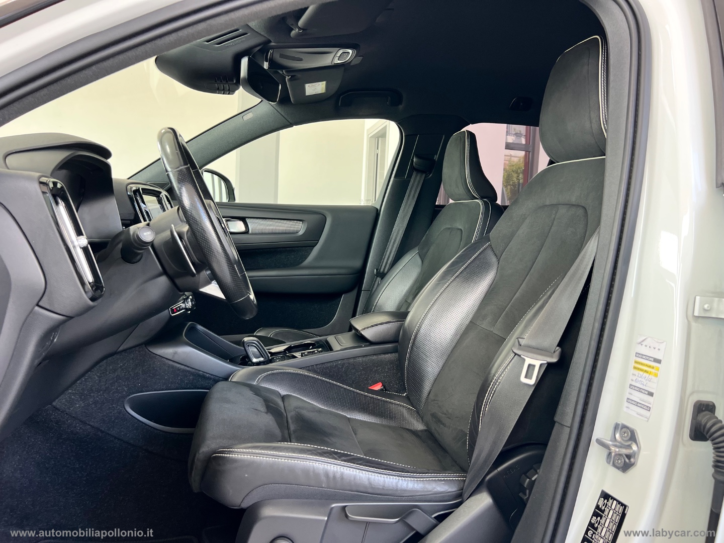 XC40 D3 R-design - immagine 16
