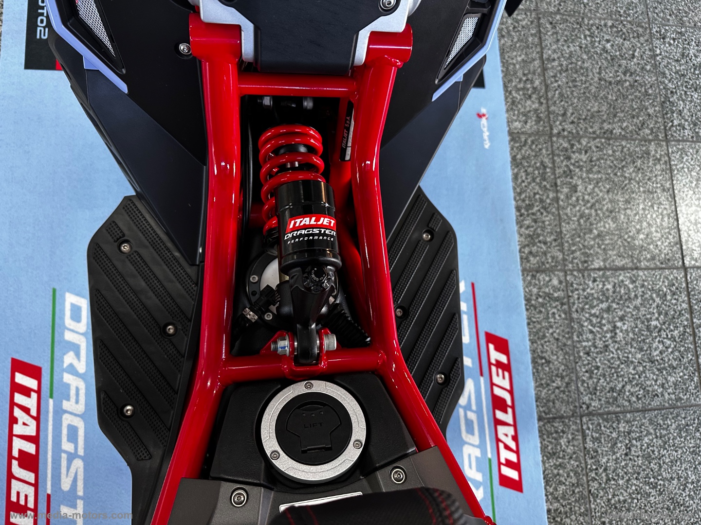 DRAGSTER 300 TEAM GREASINI MOTO2 - immagine 16