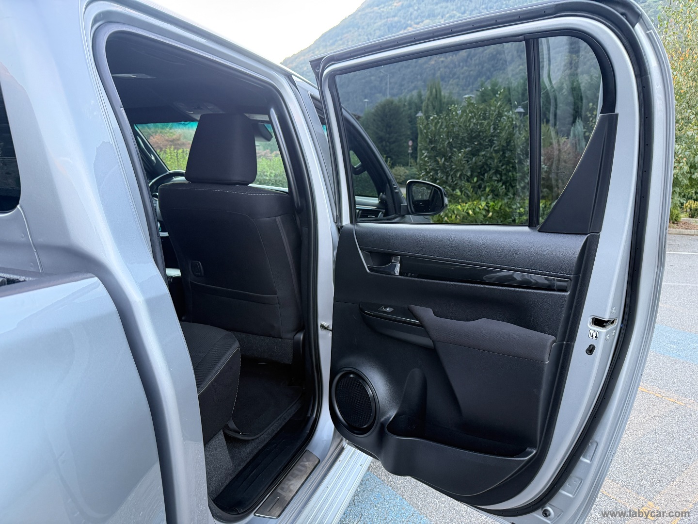 Hilux 2.4 D-4D 4WD 4p. DC Executive GANCIO CC ADATTIVO - immagine 16