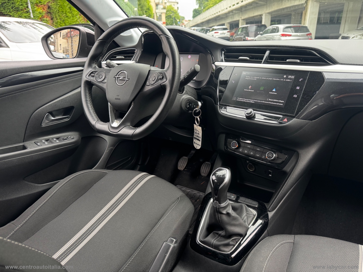 Corsa 1.2 Blitz Edition - immagine 16