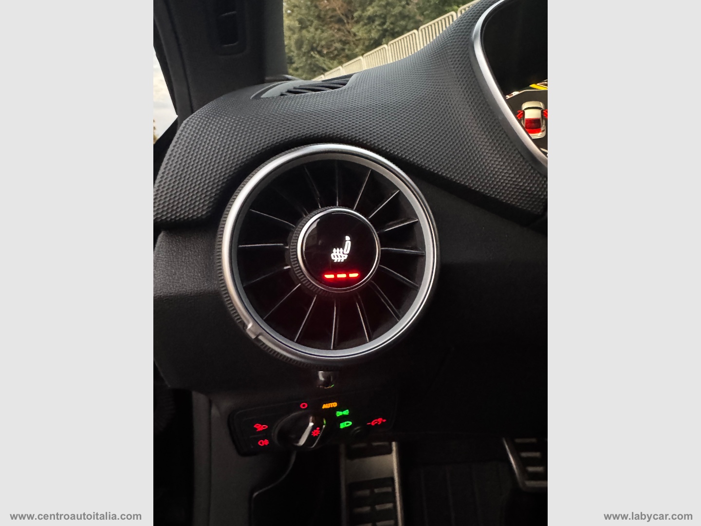 TTS Coupé 2.0 TFSI 310CV quattro S tr. - immagine 16