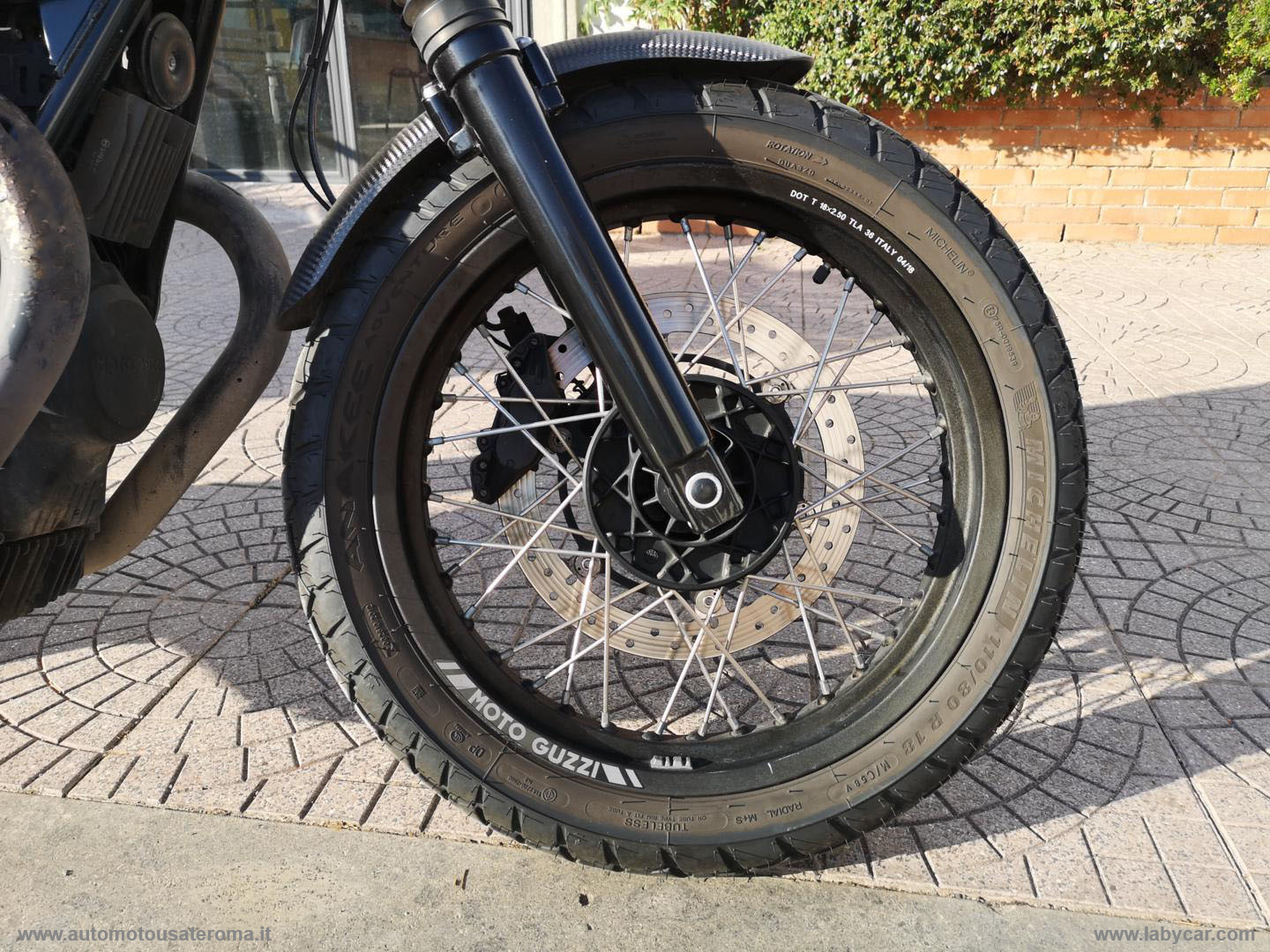 V7 III LIMITED RATE AUTO MOTO SCOOTER - immagine 16