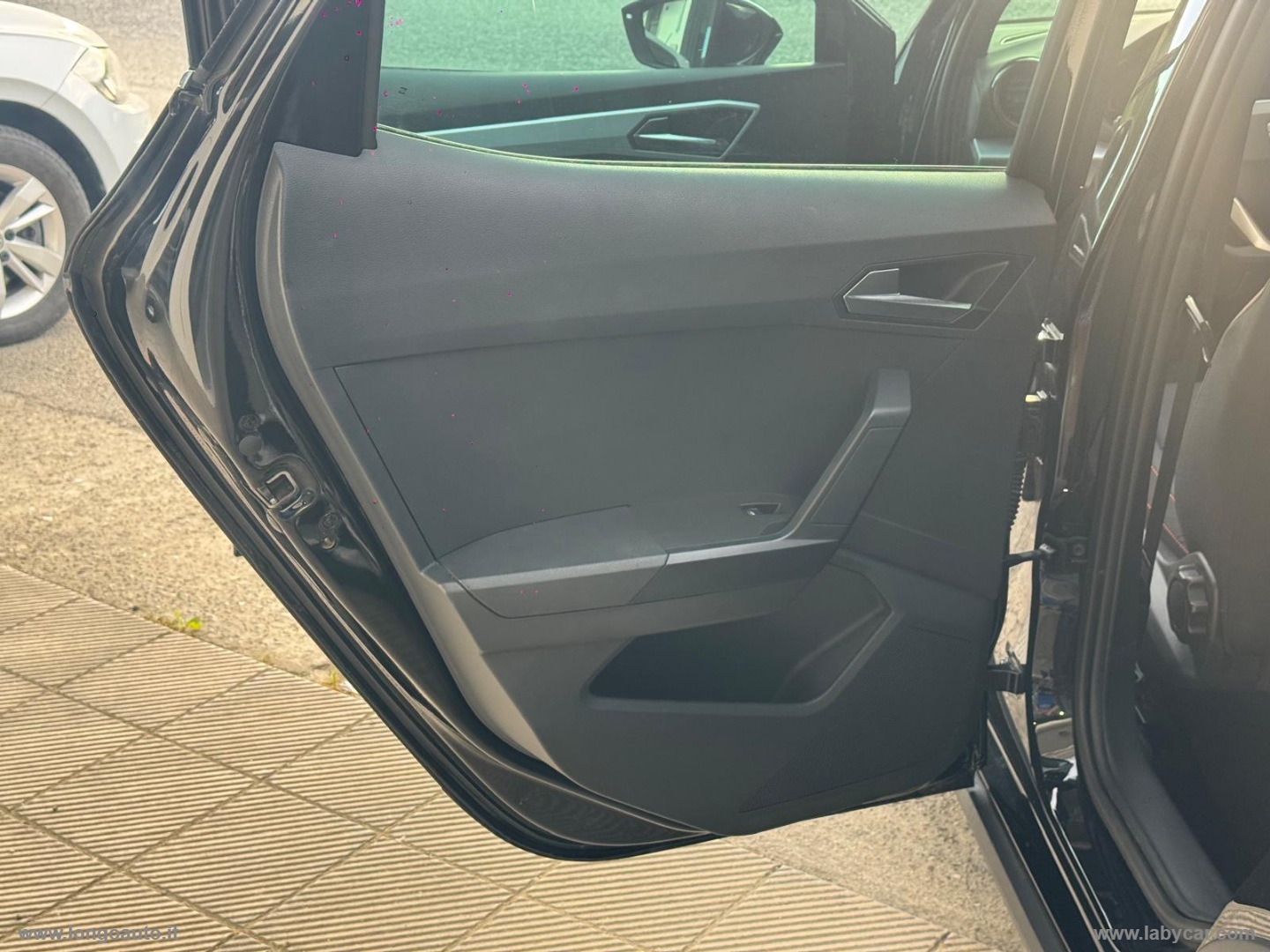 Arona 1.0 EcoTSI 115CV DSG FR ADATTA A NEOPATENTATI - immagine 16