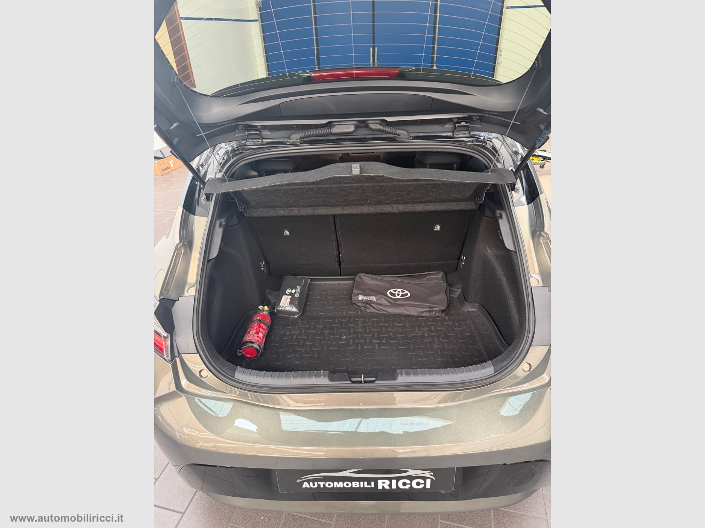 Corolla 1.8 Hybrid Style - immagine 16