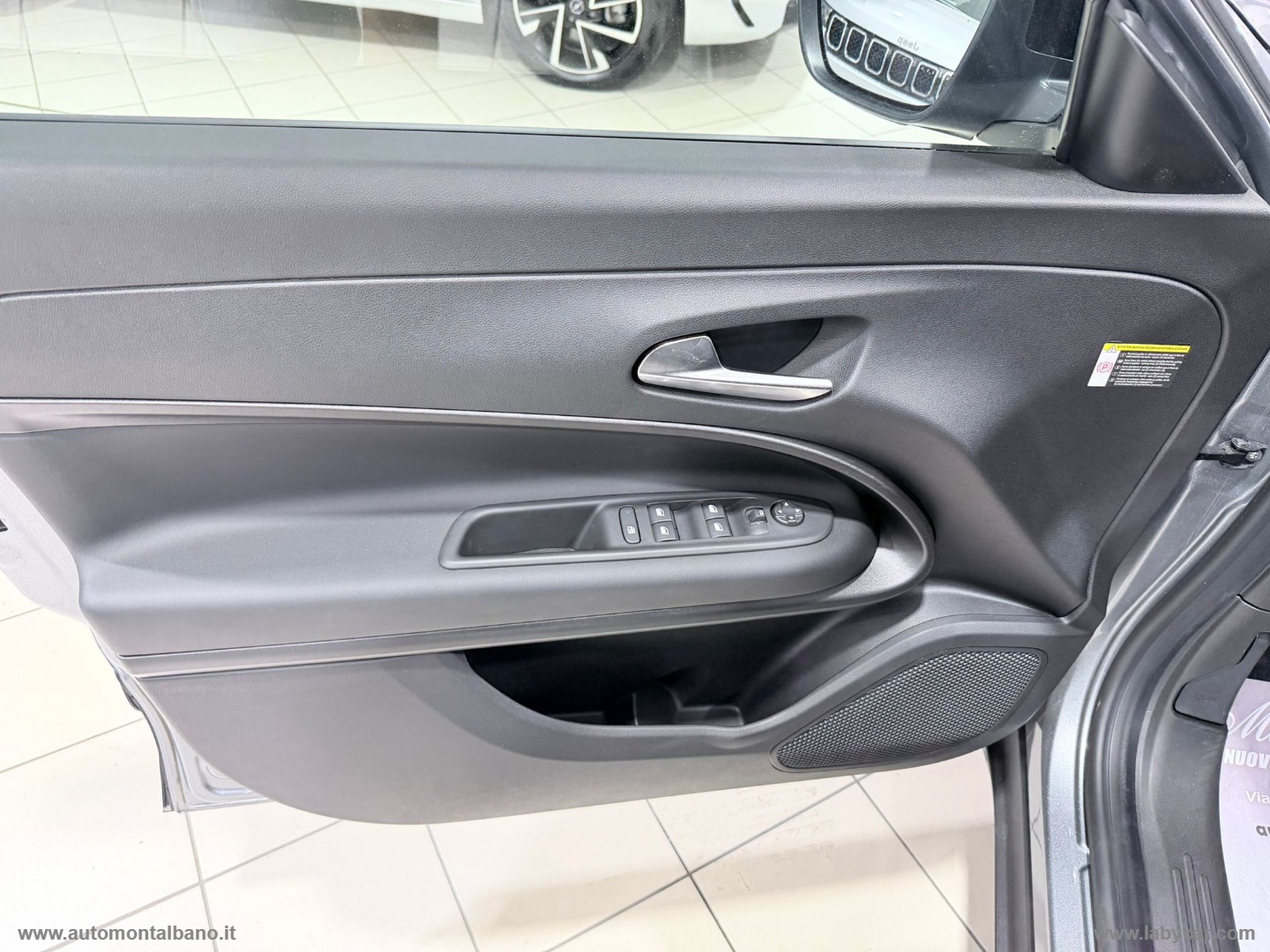 Avenger 1.2 Turbo 110CV e-Hybr.Black Ed. - immagine 16