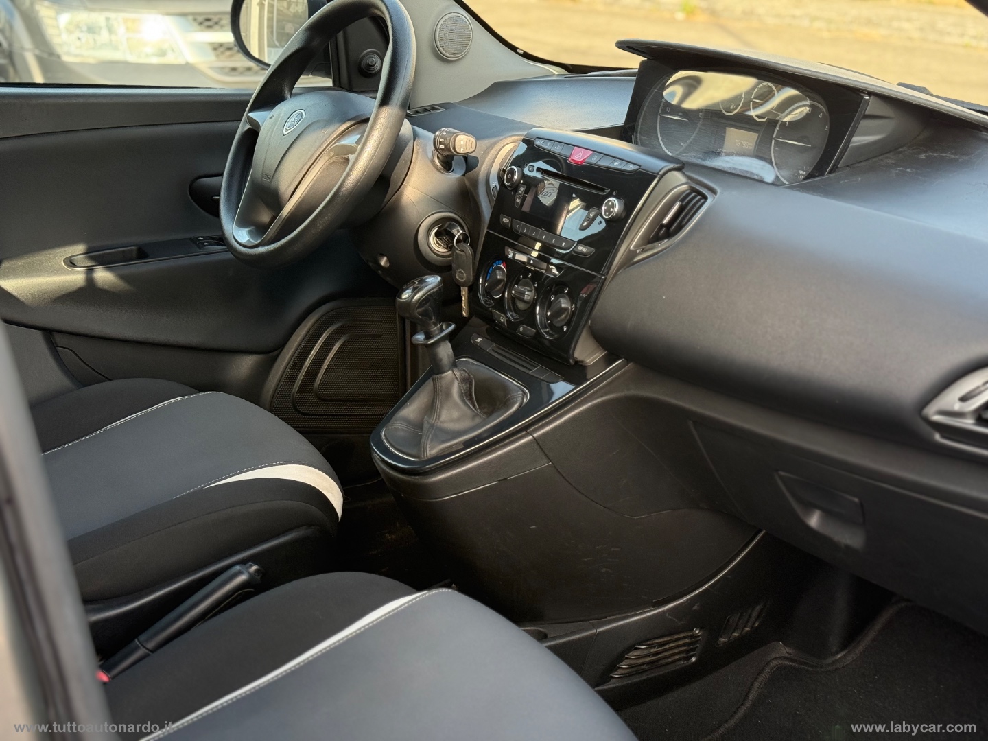 Ypsilon 1.2 69 CV 5p. Platinum - immagine 16