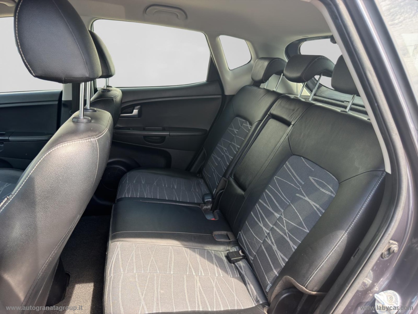 Venga 1.4 CRDi 90 CV Cool STUPENDA SOLI 130.000KM! - immagine 16