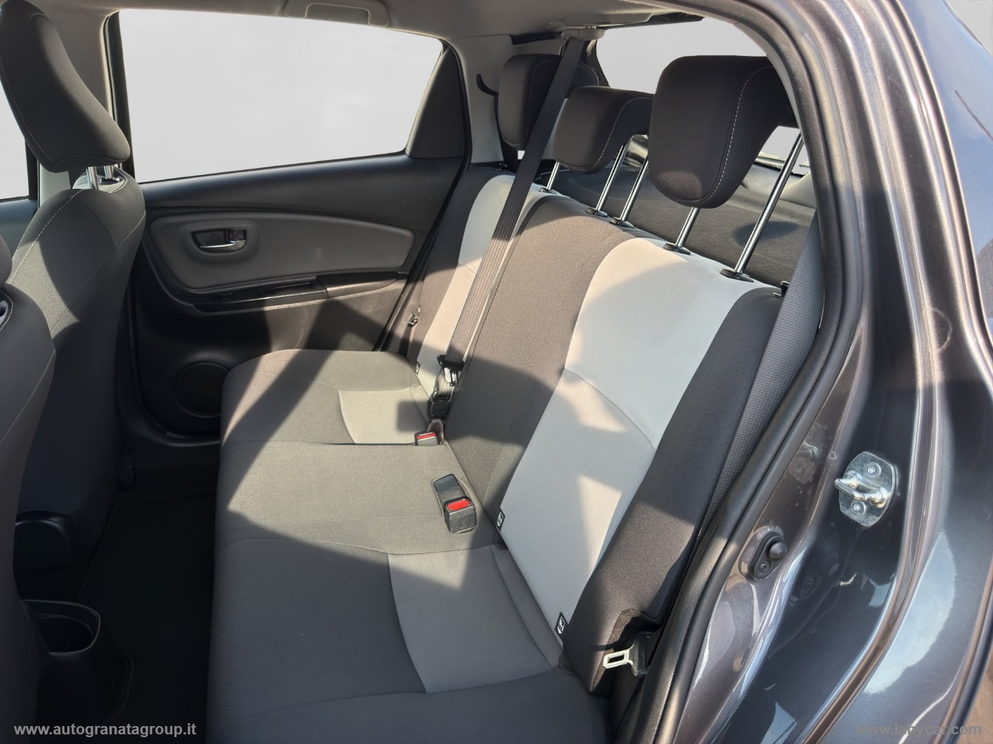 Yaris 1.0 72 CV 5p. Cool BELLA BELLA ! - immagine 16