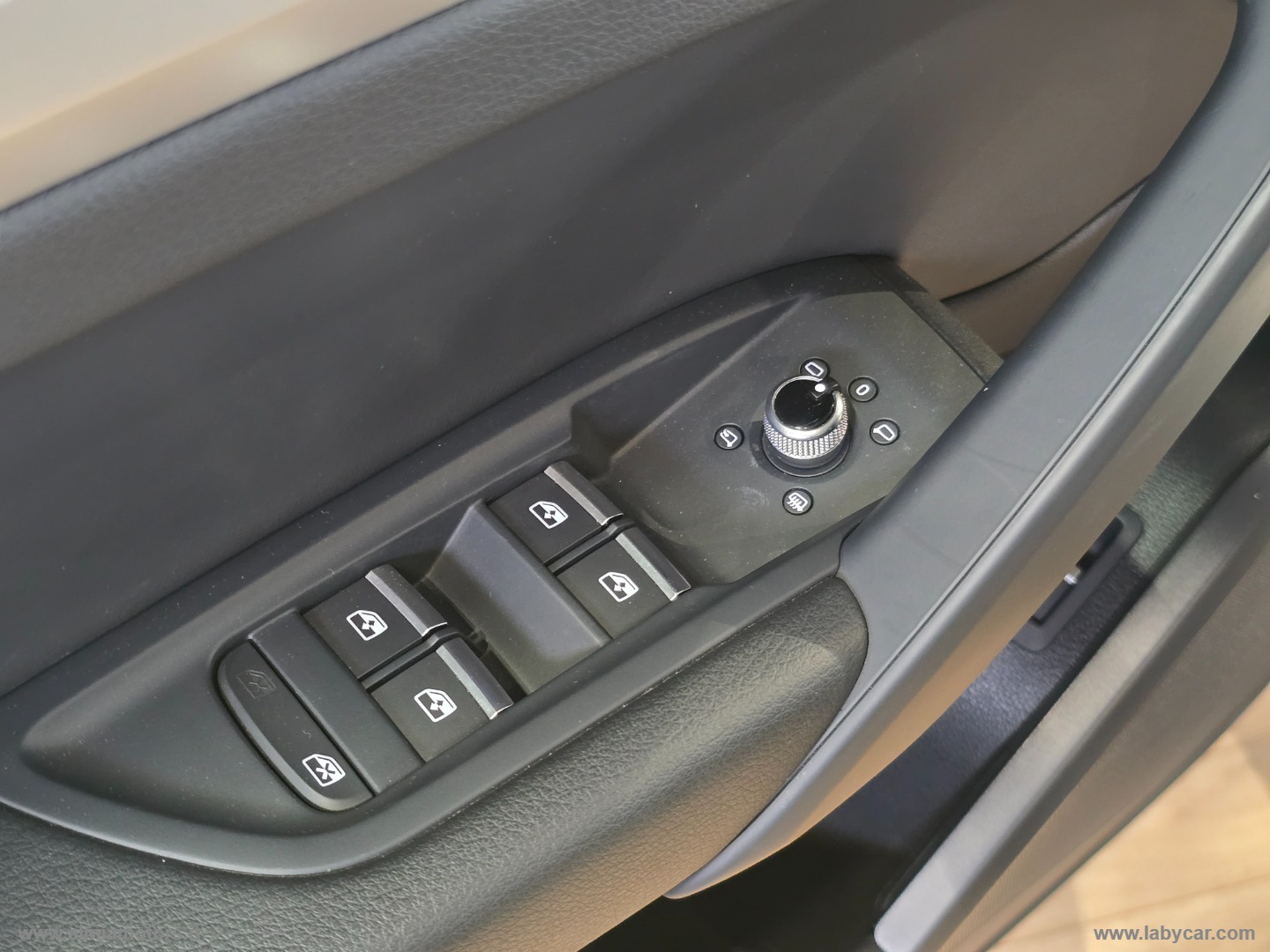Q5 40 TFSI quattro S tr. Identity Black - immagine 16