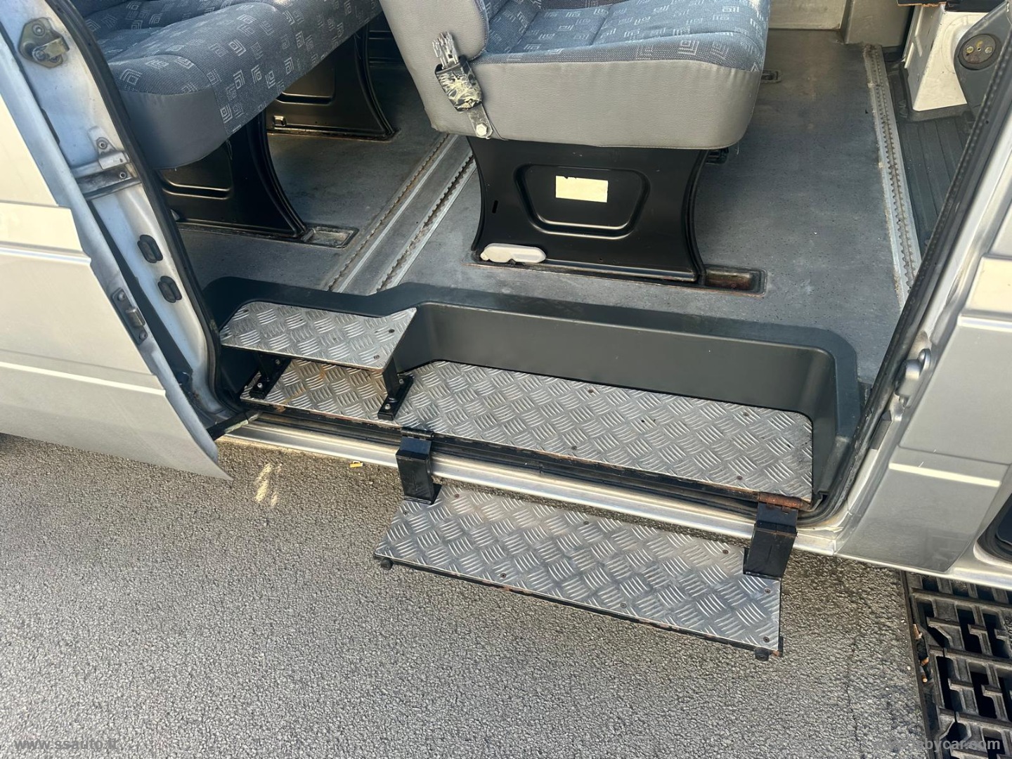 Sprinter K35/28 208 CDI Kombi 9 POSTI TRASPORTO DISABILI - immagine 16