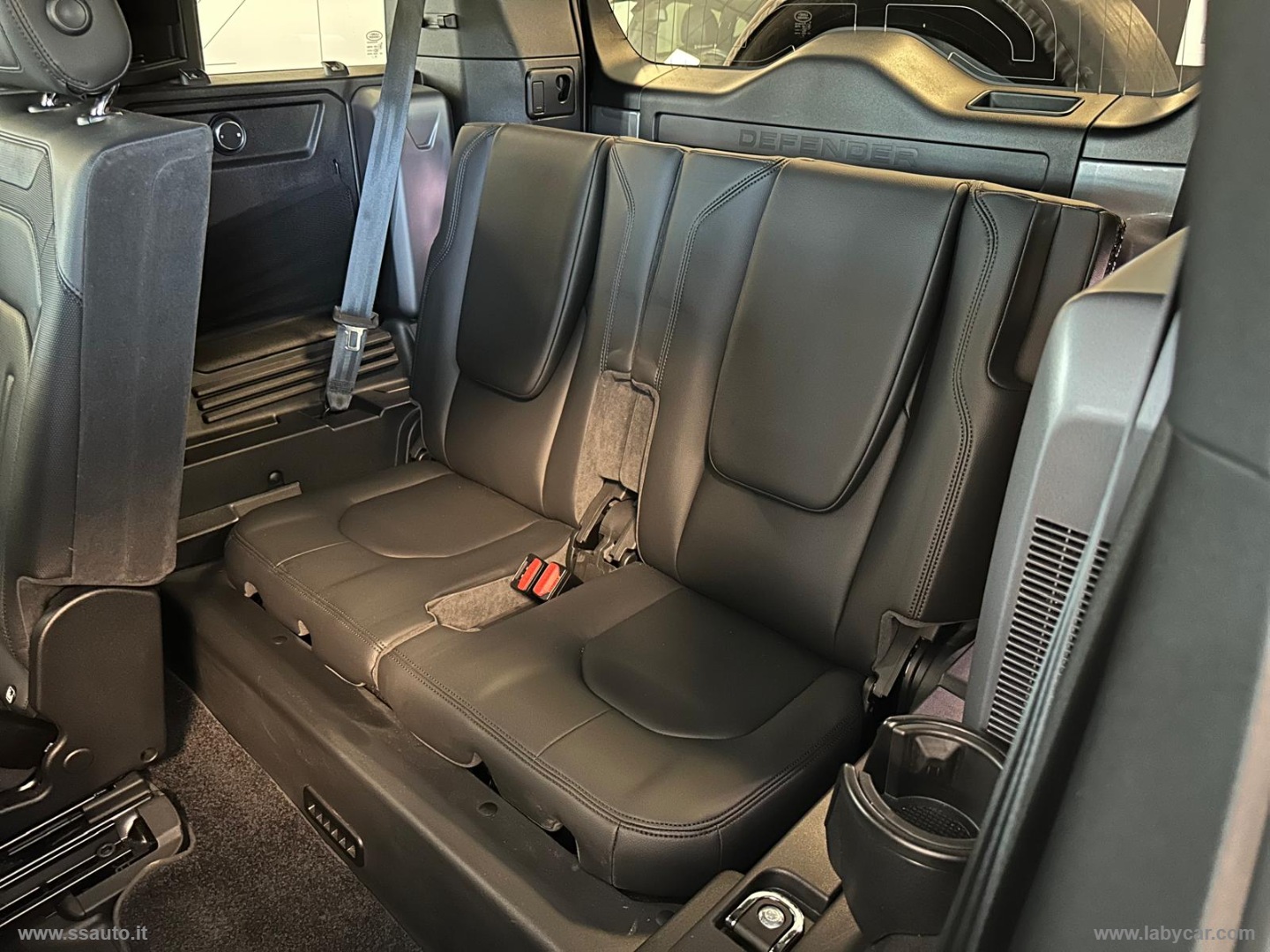 Defender 110 3.0D I6 250 CV X-Dynam. HSE - immagine 16